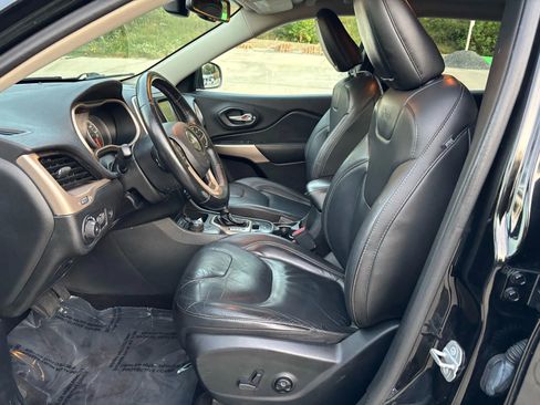 Used 2018 Jeep Cherokee Limited image 22