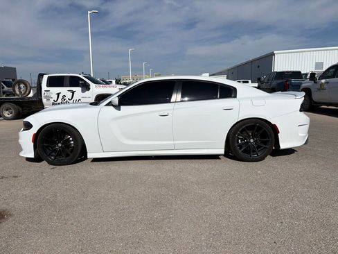 Used 2022 Dodge Charger R/T w/ Plus Group RWD image 2