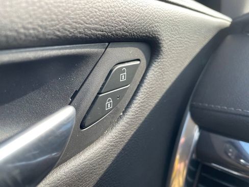 Used 2020 Cadillac XT4 Luxury AWD/4WD image 11
