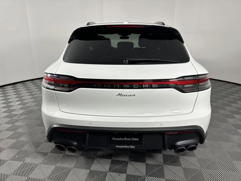 Certified 2025 Porsche Macan image 10