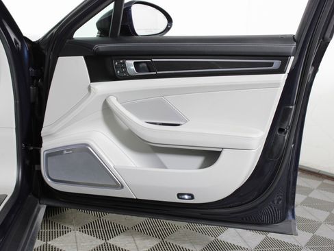 Used 2023 Porsche Panamera 4 Platinum Edition w/ Assistance Package image 37