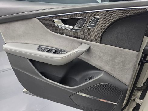 Used 2021 Audi SQ8 Prestige AWD/4WD image 25