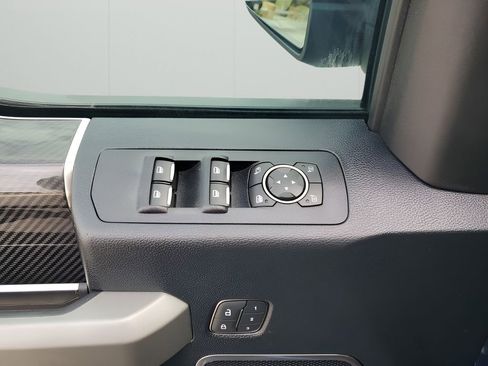 Used 2018 Ford F150 Raptor w/ Equipment Group 802A Luxury image 27