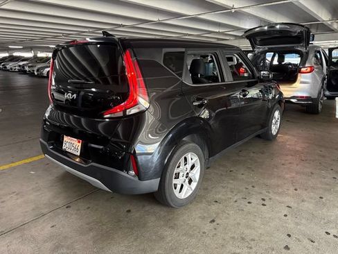 Used 2023 Kia Soul S FWD image 4