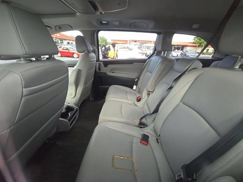 Used 2023 Honda Odyssey Touring image 4