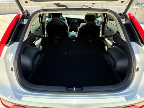 Used 2023 Kia Niro Wind FWD image 35
