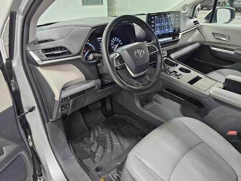 Used 2021 Toyota Sienna XLE w/ XLE Plus Package image 35