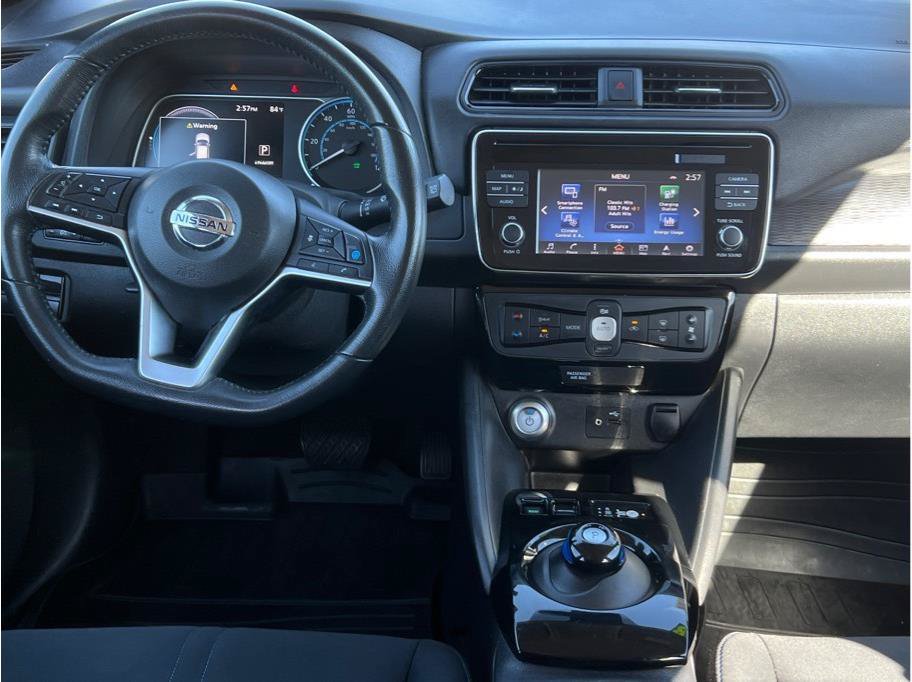 Used 2018 Nissan Leaf SV w/ SV Technology Package FWD image 10