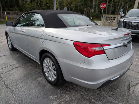 Used 2012 Chrysler 200 Touring FWD image 6