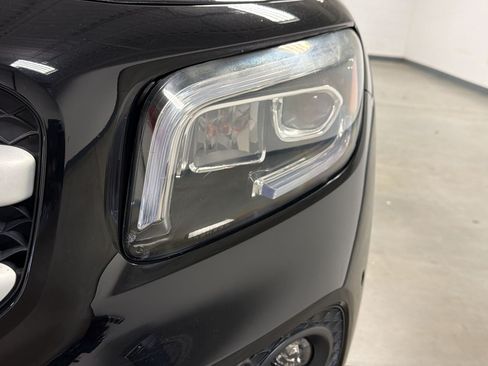 Used 2022 Mercedes-Benz GLB 250 image 10