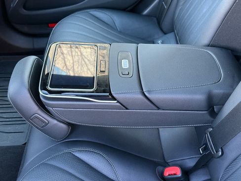 Certified 2022 Mercedes-Benz EQS 580 4MATIC Sedan image 33