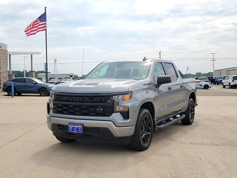 Used 2023 Chevrolet Silverado 1500 Custom w/ Rally Edition AWD/4WD image 2