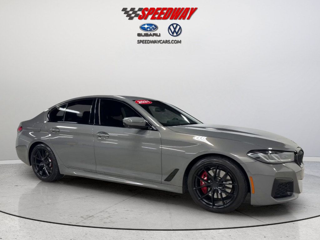 Used 2021 BMW 530i xDrive w/ M Sport Package AWD/4WD image 3