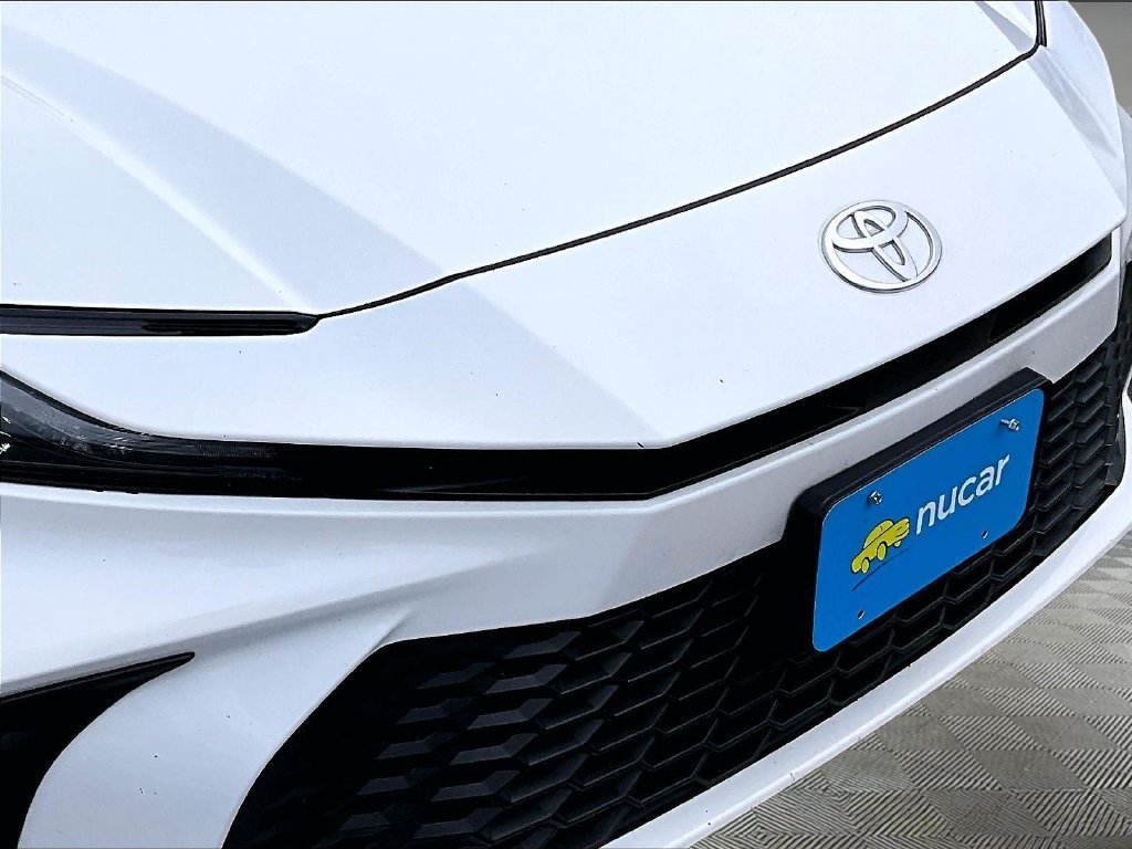 Used 2025 Toyota Camry SE FWD image 32