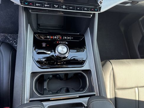 New 2025 Jeep Wagoneer Series II w/ HD Trailer Tow Package image 13