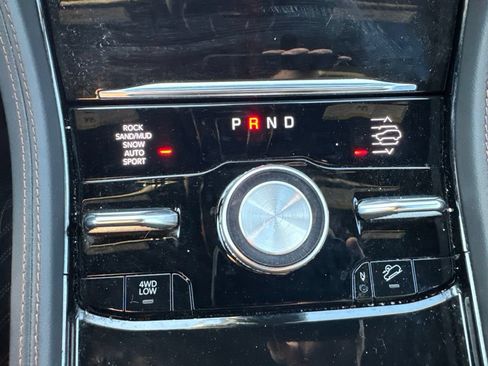 Used 2023 Jeep Grand Cherokee Summit AWD/4WD image 21