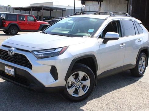Used 2024 Toyota RAV4 XLE AWD/4WD image 12