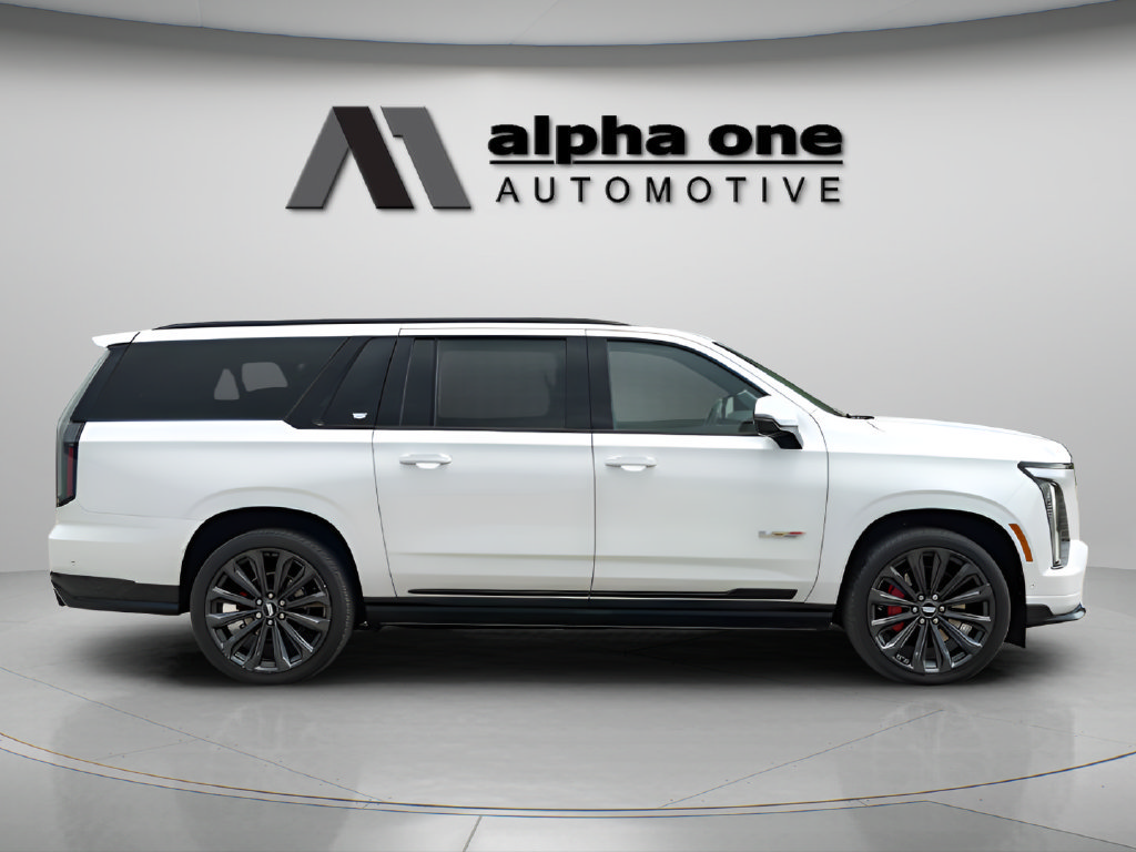 Used 2025 Cadillac Escalade ESV V AWD/4WD image 5