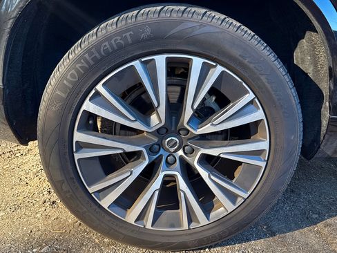 Used 2022 Volvo XC90 T6 Momentum image 14