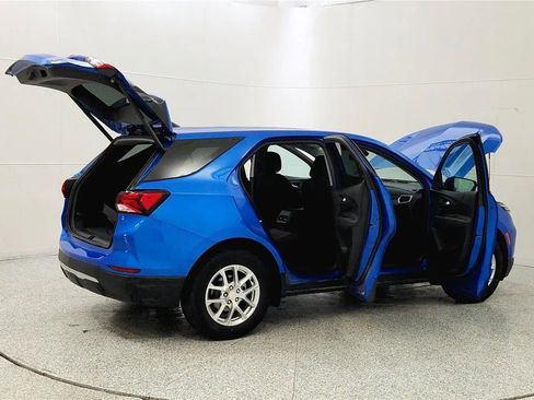 Used 2024 Chevrolet Equinox LT w/ LPO, Floor Liner Package FWD image 12