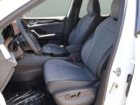 New 2026 Volkswagen Tiguan SEL R-Line AWD/4WD image 12