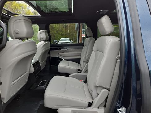 New 2026 Jeep Grand Wagoneer Limited AWD/4WD image 23