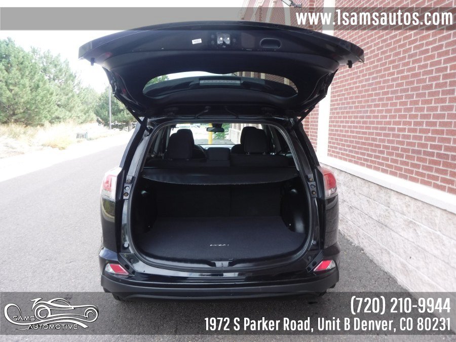 Used 2018 Toyota RAV4 LE w/ Carpet Mat Package AWD/4WD image 33