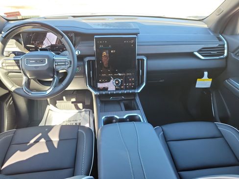 New 2026 GMC Acadia Denali w/ Super Cruise Package image 3