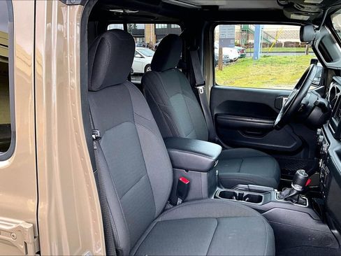 Used 2020 Jeep Gladiator Sport w/ Quick Order Package 24S image 10