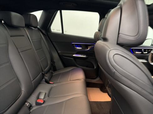 Used 2026 Mercedes-Benz GLC 300 image 27