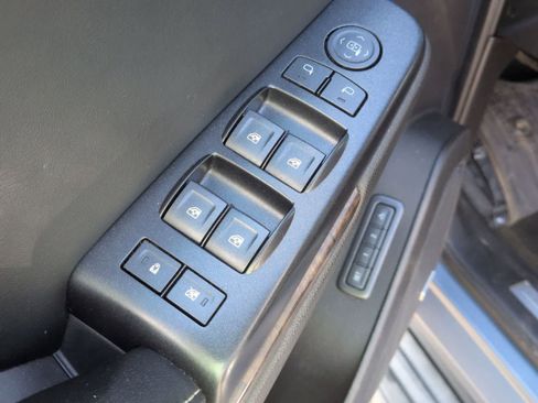 Used 2016 Chevrolet Tahoe LT image 17