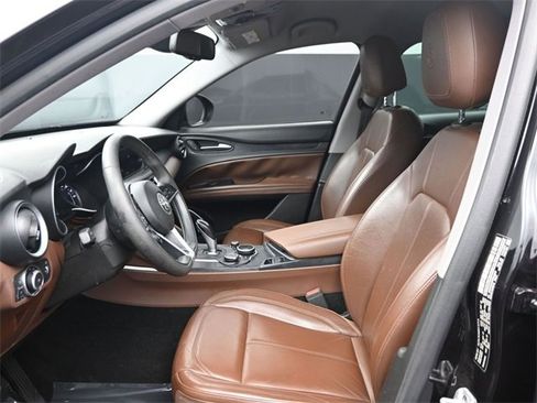Used 2019 Alfa Romeo Stelvio Sprint w/ Nero Edizione image 10