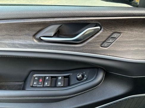 New 2026 Jeep Grand Cherokee Limited AWD/4WD image 9