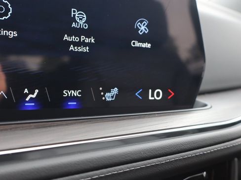 New 2025 Chevrolet Suburban LT w/ Advanced Technology Package image 12