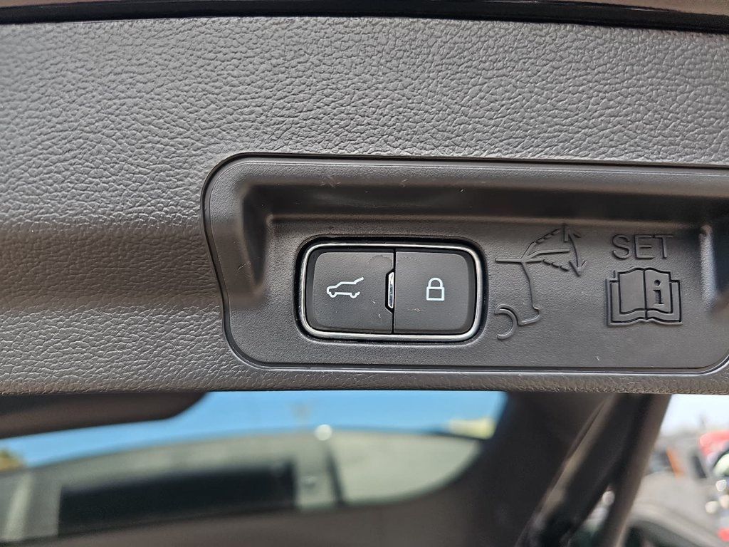 Used 2025 Ford Explorer ST w/ Sun And Sound Package AWD/4WD image 15