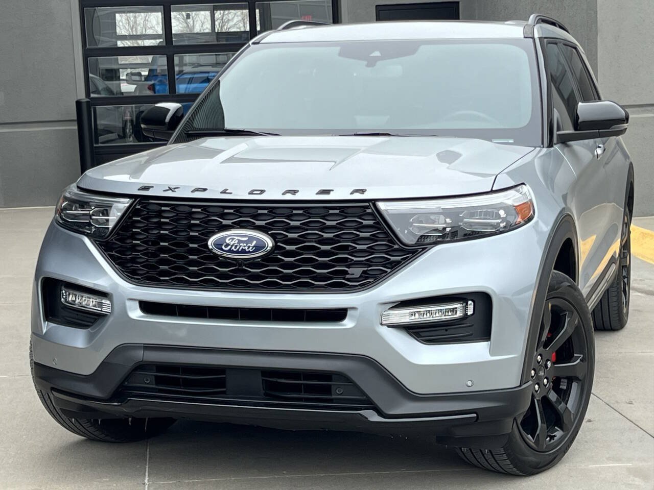 Used 2023 Ford Explorer ST w/ Equipment Group 401A AWD/4WD image 3