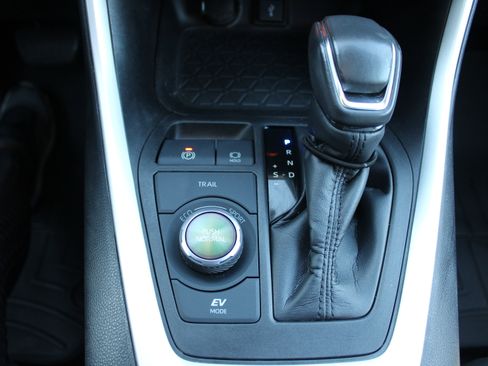 Used 2021 Toyota RAV4 XSE image 19