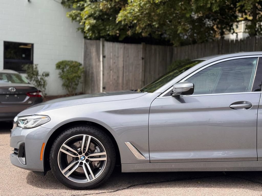 Used 2023 BMW 530i xDrive w/ Premium Package AWD/4WD image 10