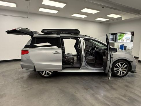 Used 2018 Honda Odyssey Touring image 34