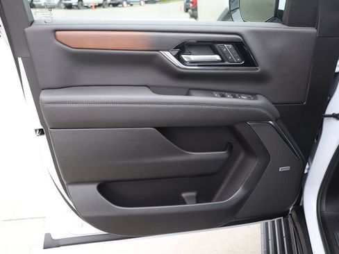 New 2026 GMC Yukon Denali w/ Denali Reserve Package AWD/4WD image 10