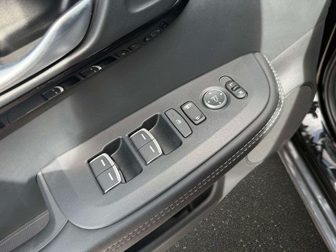 Used 2025 Acura ADX FWD image 17