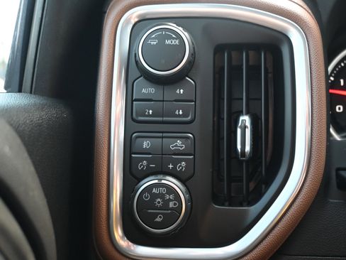 Used 2022 Chevrolet Silverado 2500 High Country w/ Z71 Off-Road Package image 11