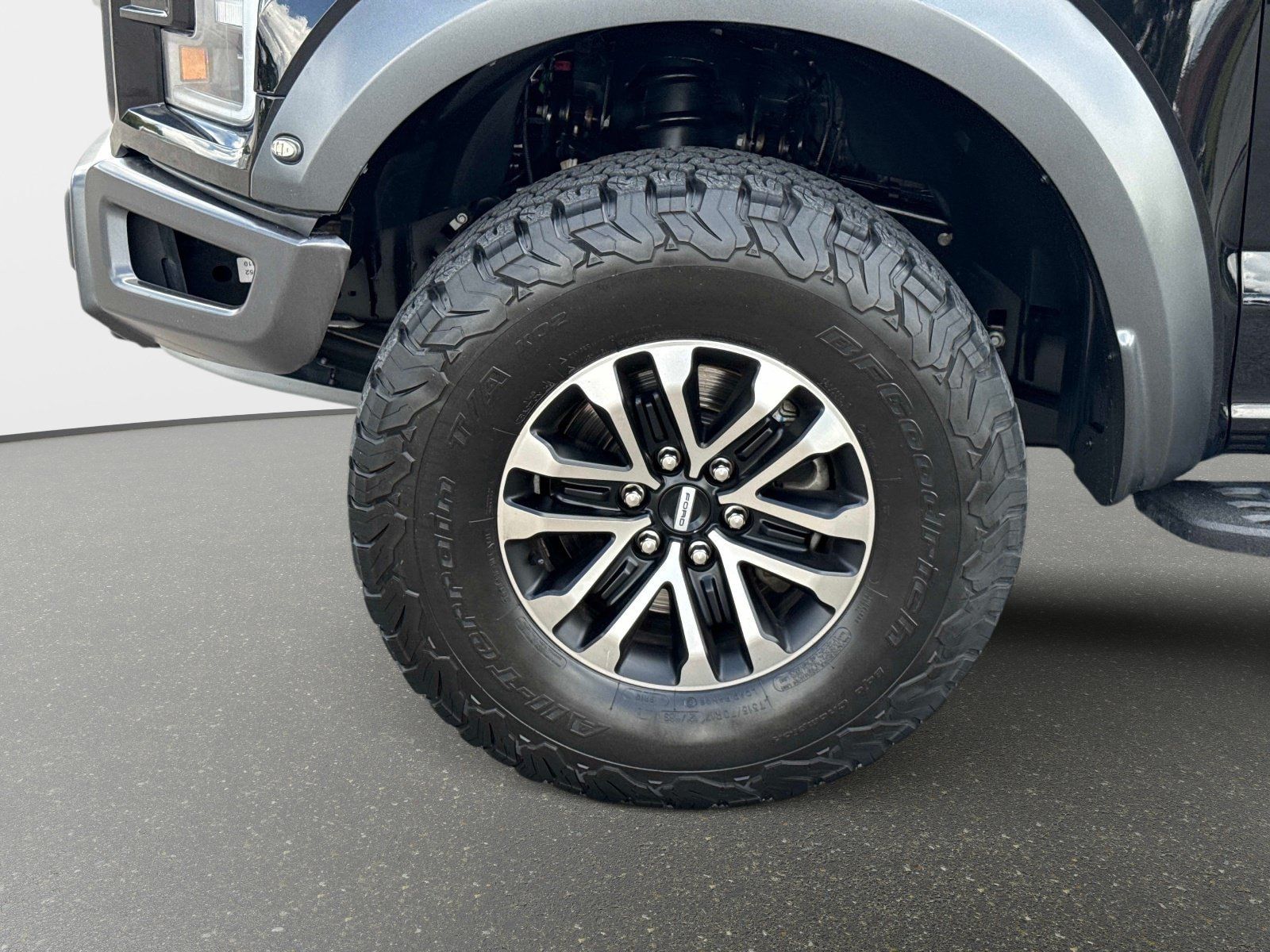 Used 2019 Ford F150 Raptor w/ Equipment Group 802A Luxury AWD/4WD image 11