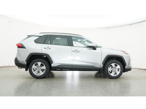 New 2025 Toyota RAV4 XLE image 27