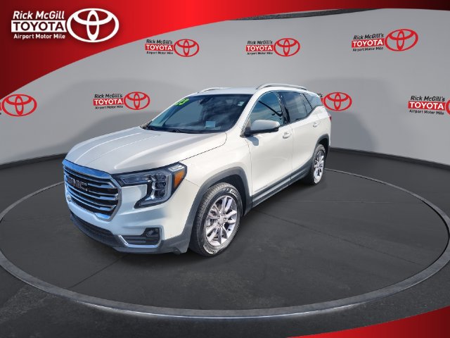 Used 2023 GMC Terrain SLT w/ Tech Package AWD/4WD image 4