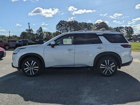 Certified 2024 Nissan Pathfinder Platinum w/ Cargo Package image 7