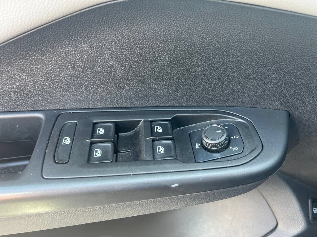 Used 2022 Volkswagen Taos SE AWD/4WD image 21