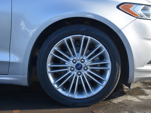 Used 2016 Ford Fusion SE w/ Equipment Group 202A image 31