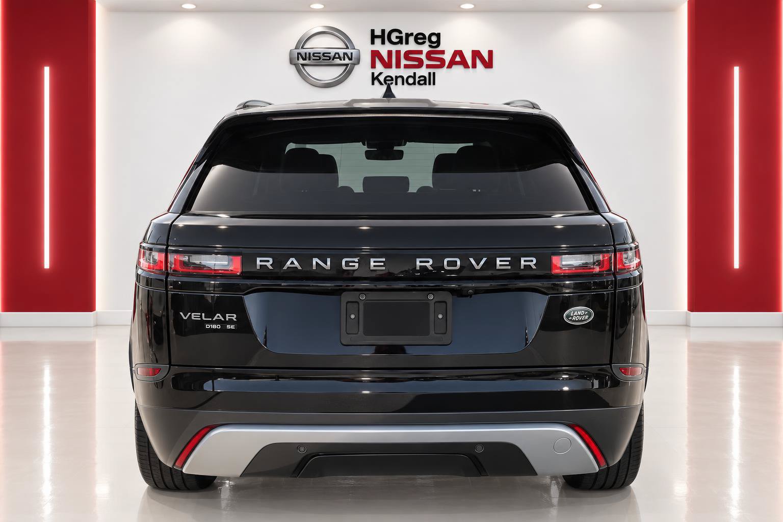 Used 2018 Land Rover Range Rover Velar R-Dynamic SE AWD/4WD image 6