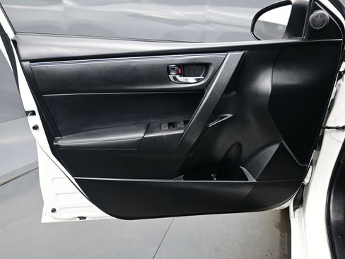 Used 2019 Toyota Corolla SE image 9